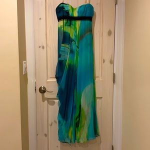 BCBG size 4 - blue water color strapless dress